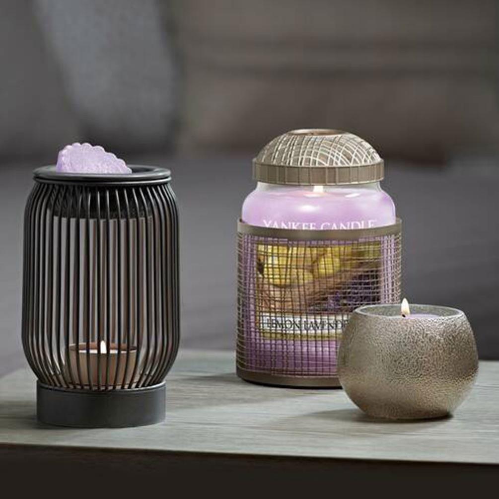 Yankee Candle Gold Punched Metal Illuma-lid® Extra Image 1
